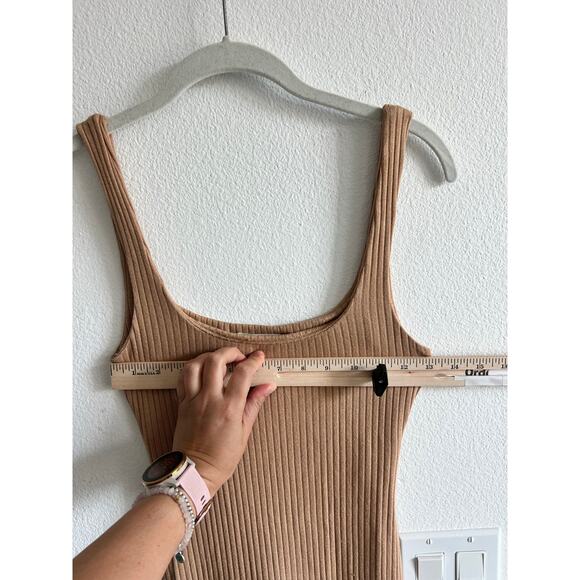 Reformation Hosby ribbed dress in tan size M - Picture 6 of 9